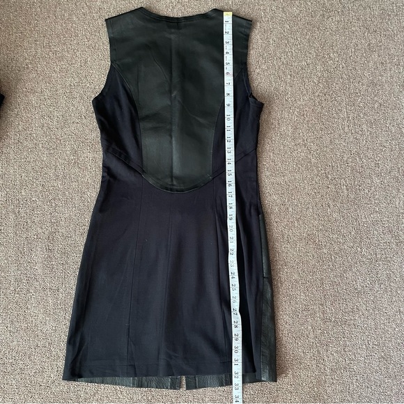 Neiman Marcus Leather Paneled Sleeveless Mini Dress with Pockets - Picture 7 of 11